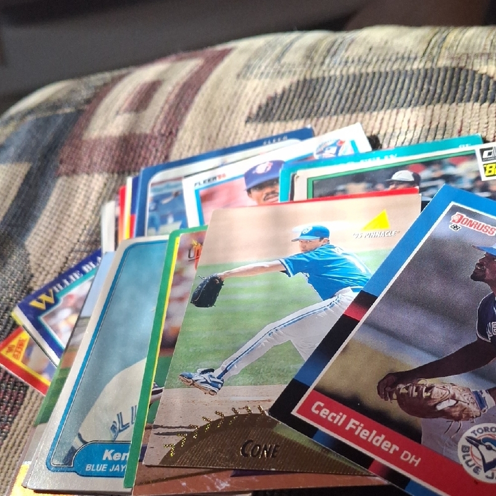 Baseball Cards - Toronto Bluejays - Picture 2 of 3